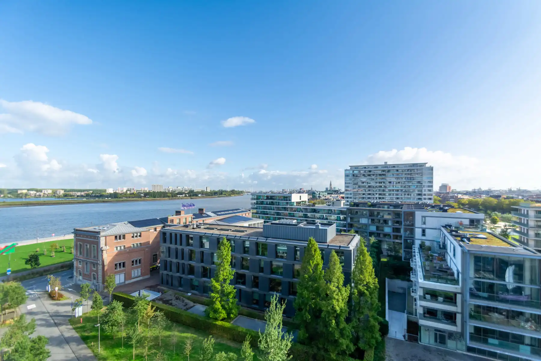 Ongemeubeld 1 slaapkamer appt. met zicht op de Schelde foto 4