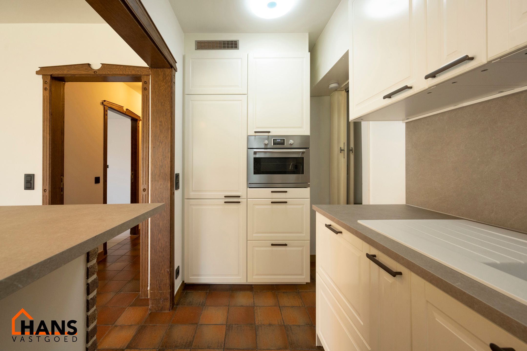 Gelijkvloersappartement deels gerenoveerd. foto 6