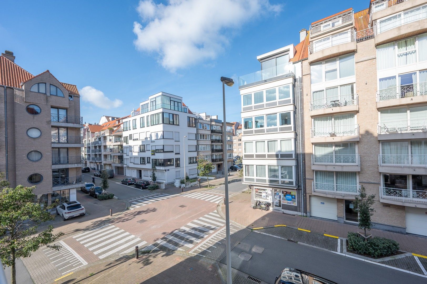 Prachtig gerenoveerd appartement met 3 slaapkamers vlakbij de zee en de winkels. foto 6