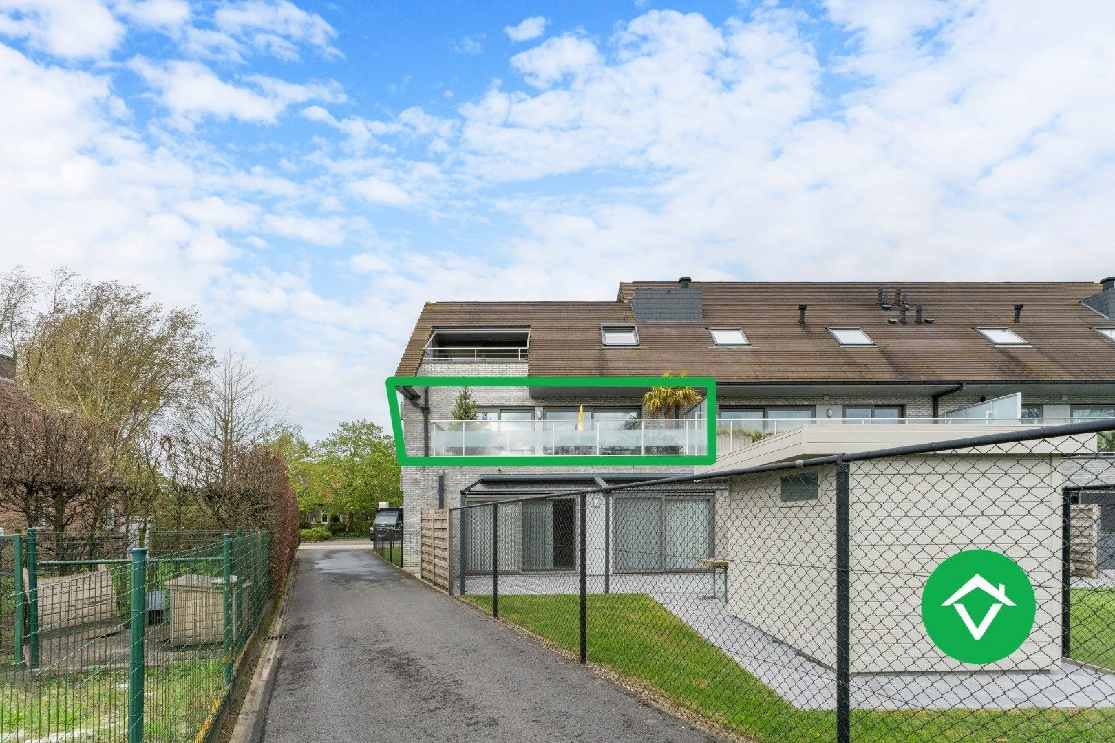 Instapklaar appartement met 2 slaapkamers en grote terrassen te Leke  foto 21