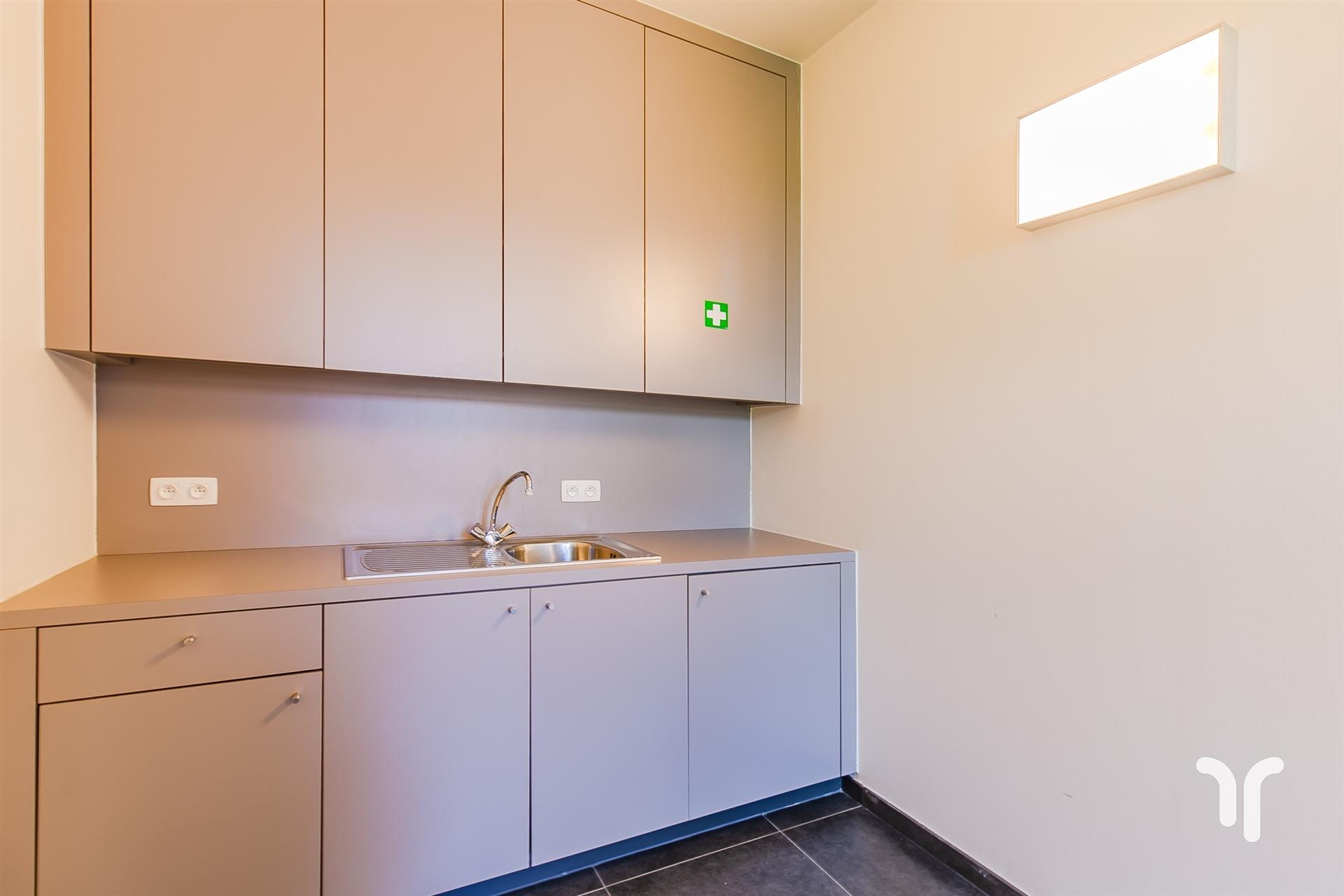 Commercieel gebouw foto 9