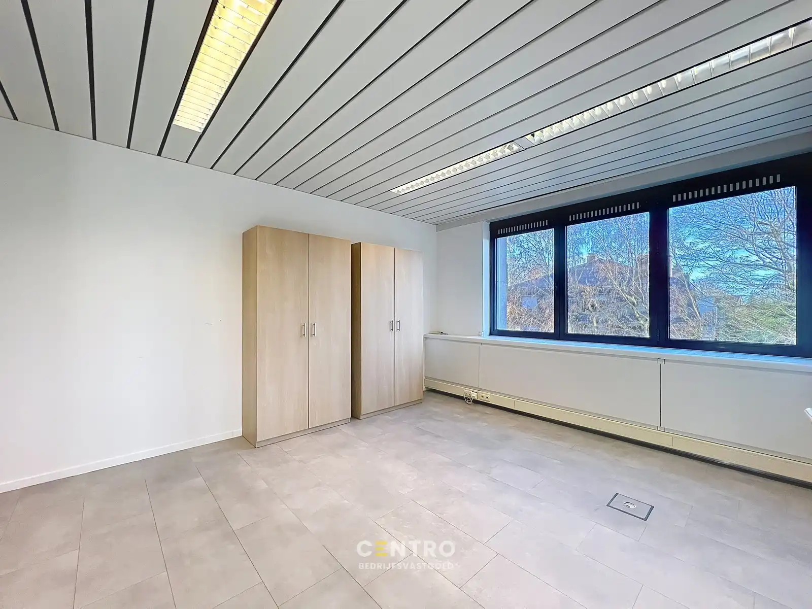 Instapklare kantoorruimte 175m² met perfecte VISIBILITEIT aan 't Hoge - opsplitsbaar. foto 11