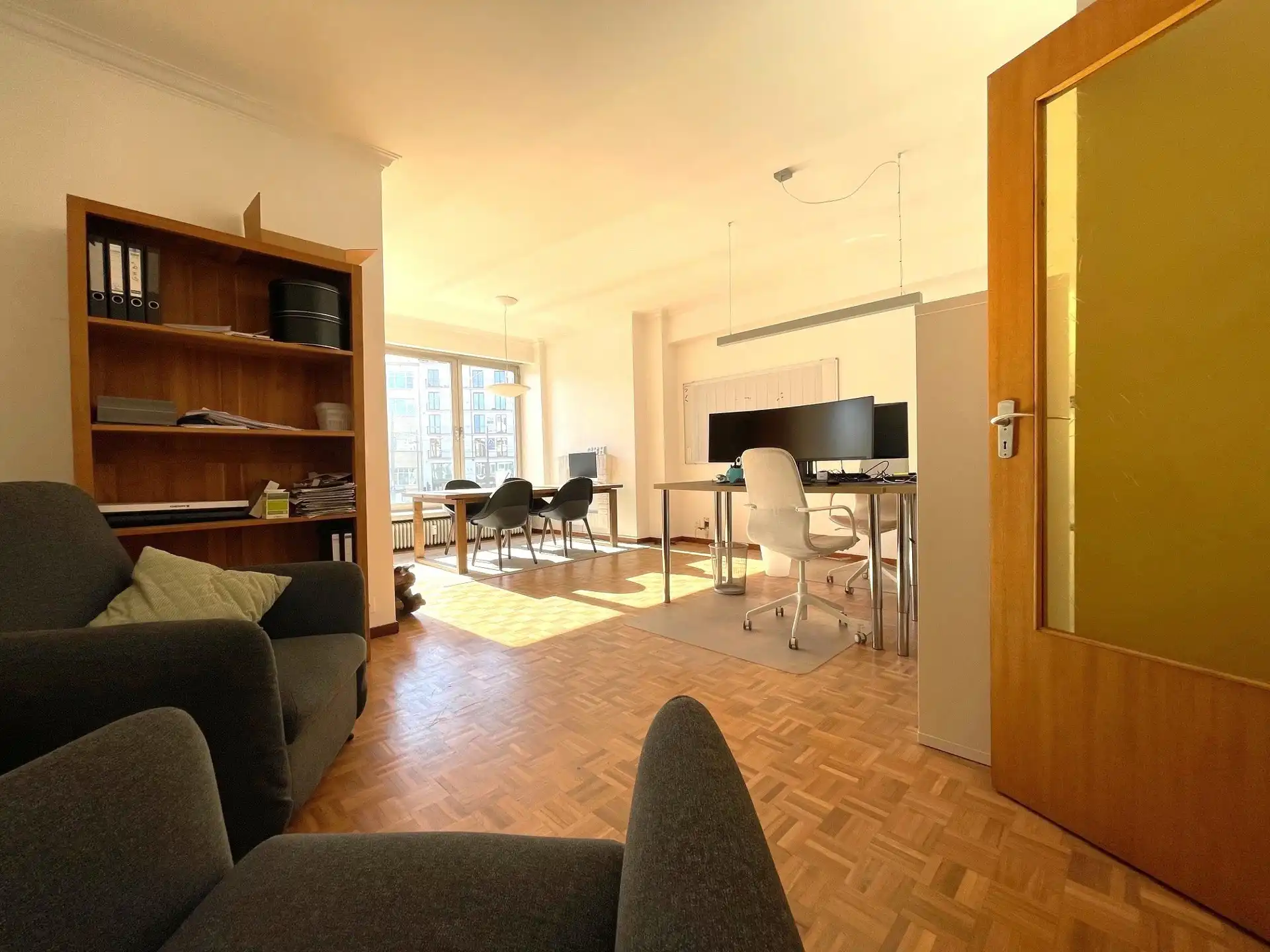 Kantoor te huur foto {{pictureIndex}}