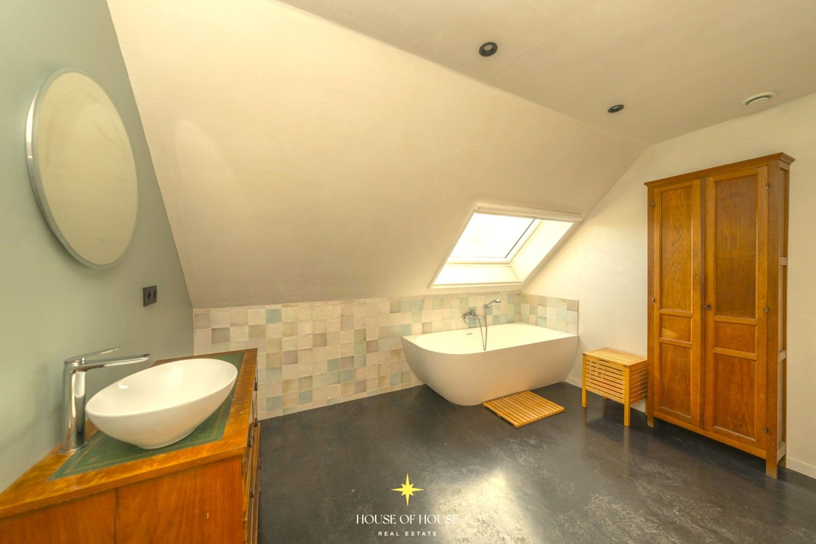 Scandinavisch geïnspireerde passiefbouw villa met natuurlijke tuin en innovatieve topafwerking foto 17