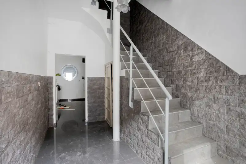 Op te knappen woning met veel potentieel in rustige woonomgeving foto 5