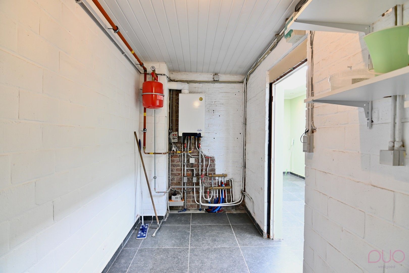 Instapklare woning, rustig gelegen in het centrum van Zoutleeuw, met landelijk uitzicht foto 9