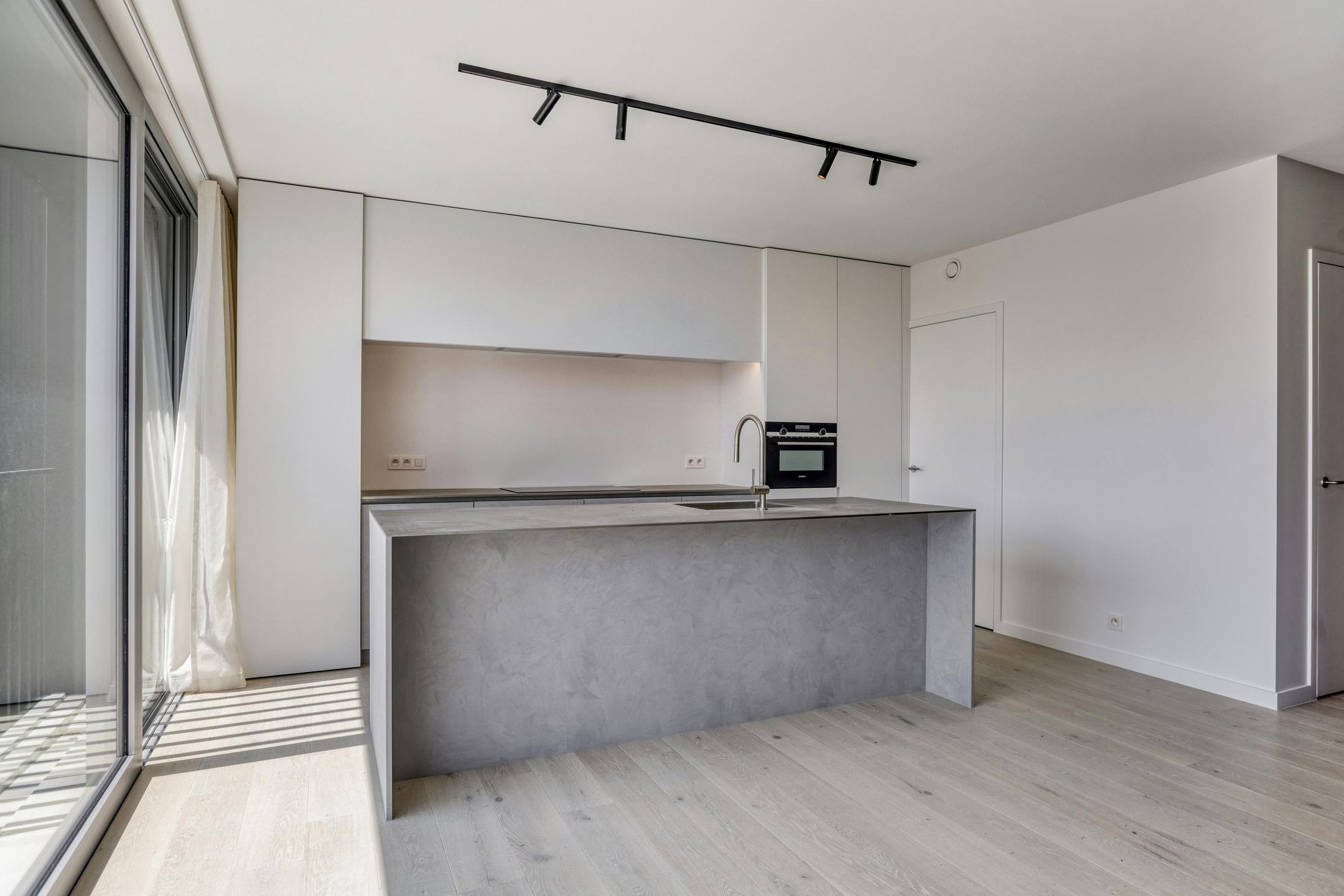 Ruim nieuwbouw appartement (147m²) met 3 slaapkamers foto 3