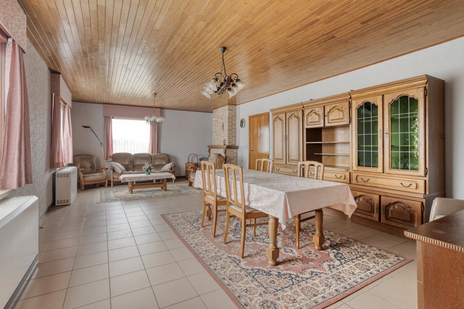 Alleenstaande woning met grote tuin en weiland op 3.846 m² foto 2