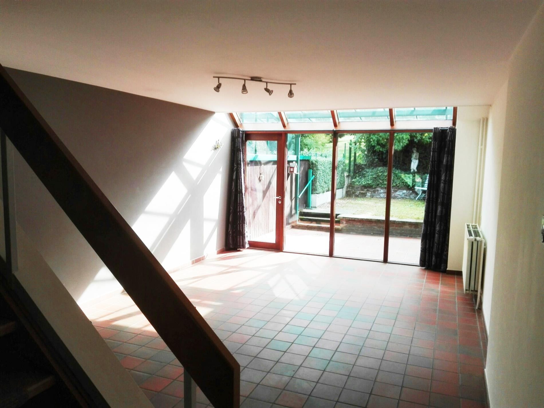 knusse stadswoning met terras foto 2