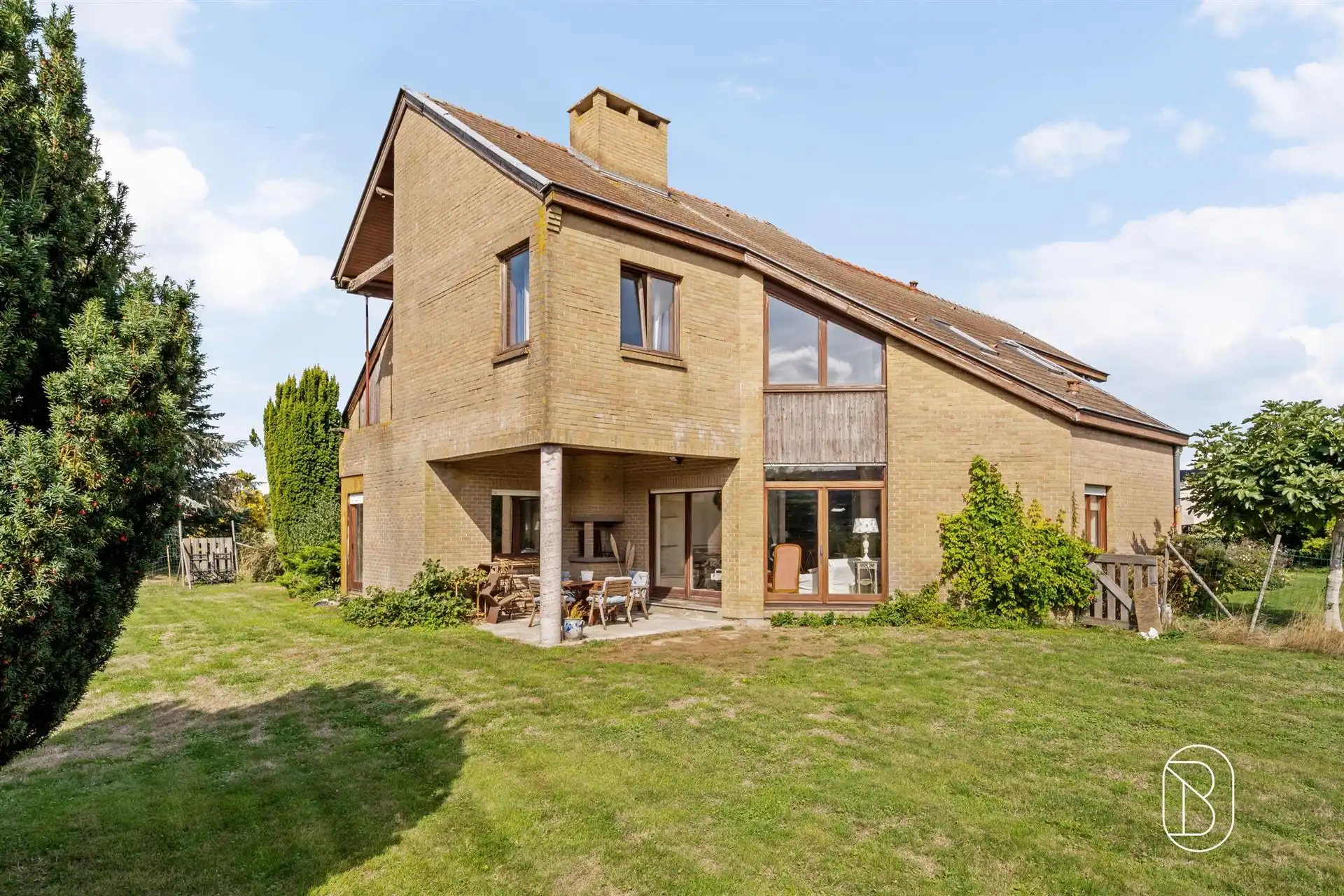 Architectenvilla op een perceel van 3.024 m² foto 5