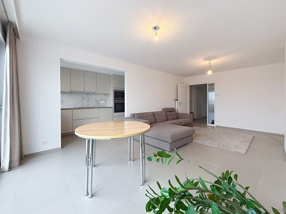 Volledig gerenoveerd, energiezuinig appartement met garage op de 5de verdieping foto 2