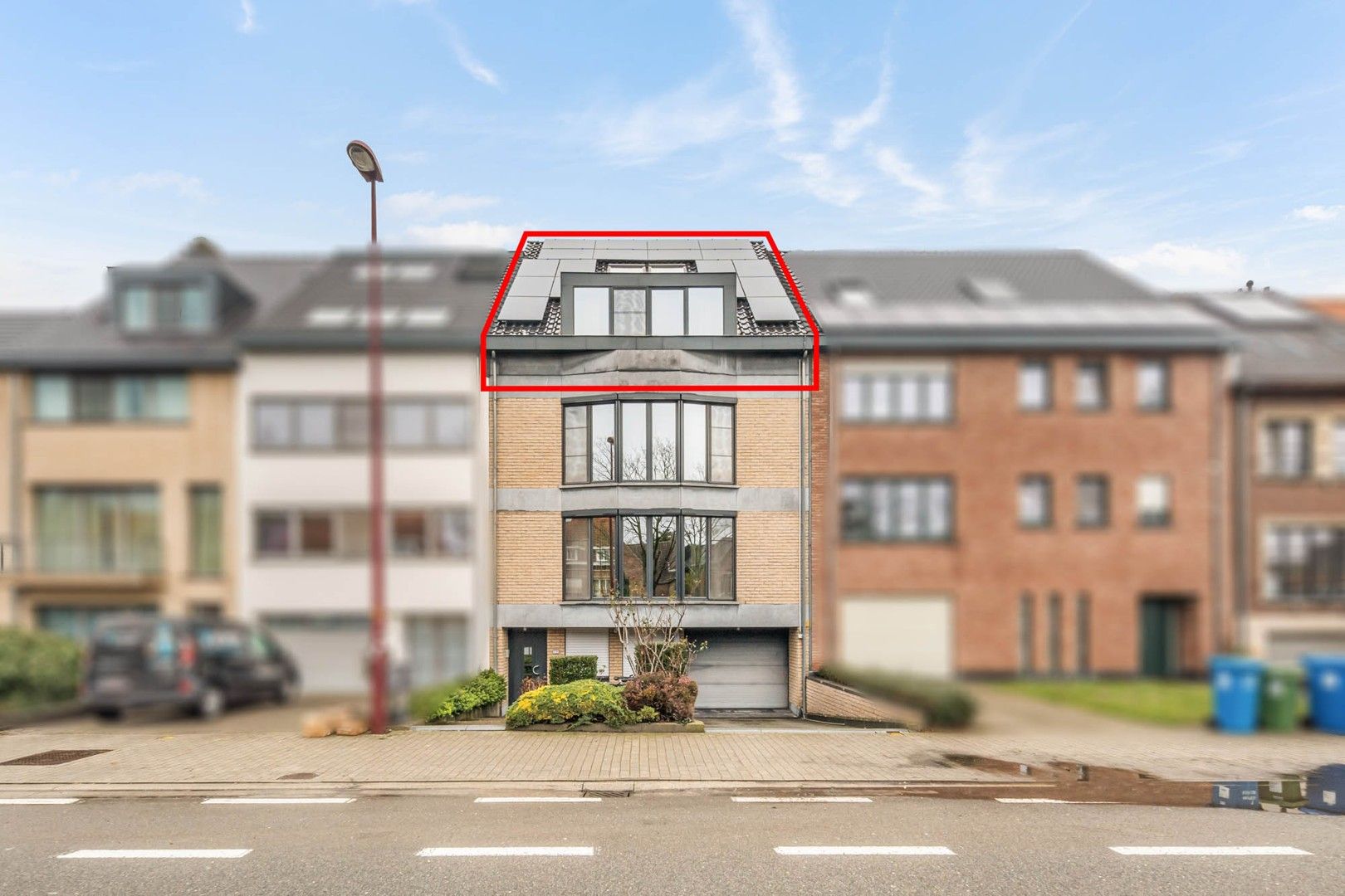 Ruim duplex-appartement met 3 slaapkamers, terras en zonnepanelen in Aarschot foto {{pictureIndex}}