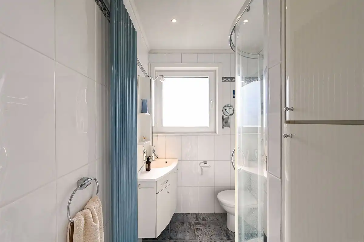 Ruime bel-etage met tuin en zonnig terras in Hoevenen foto 23