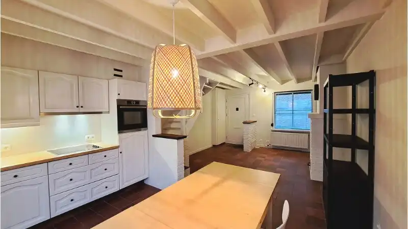 Comfortabele 2-slaapkamerwoning met Stadsterras te huur in Brugge foto {{pictureIndex}}