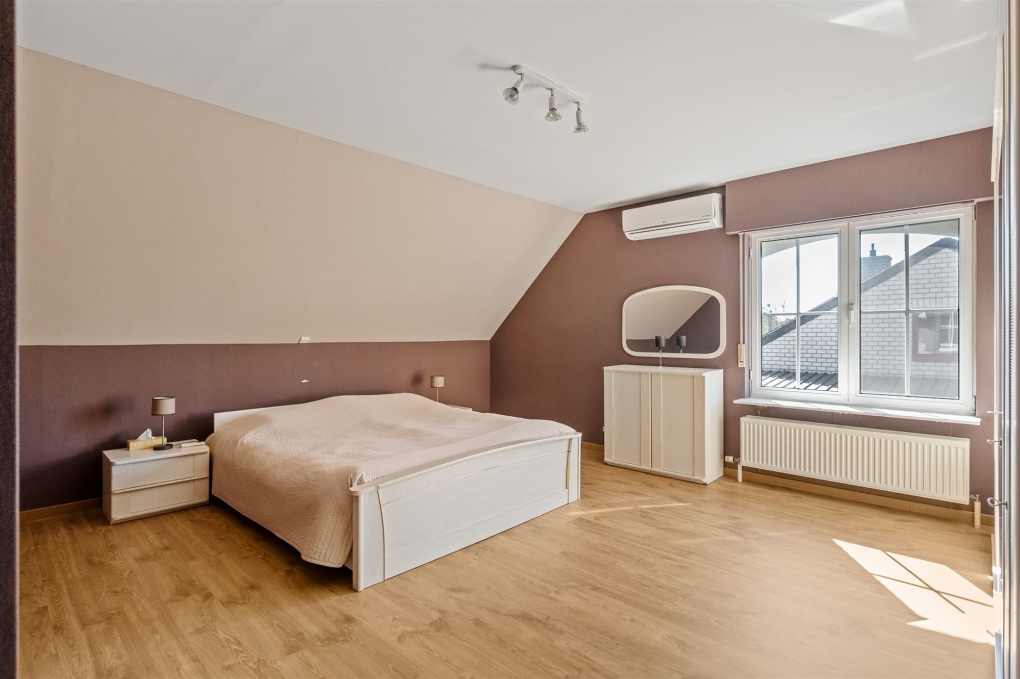Standigvolle woning met bijgebouw te Putte foto 7