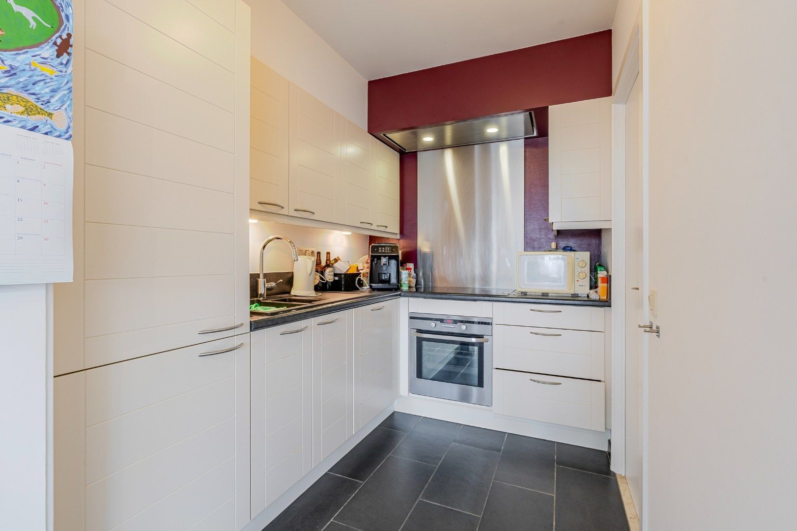 Ruim appartement te huur in Oostende – 2 badkamers, terras & streepje zeezicht foto 11