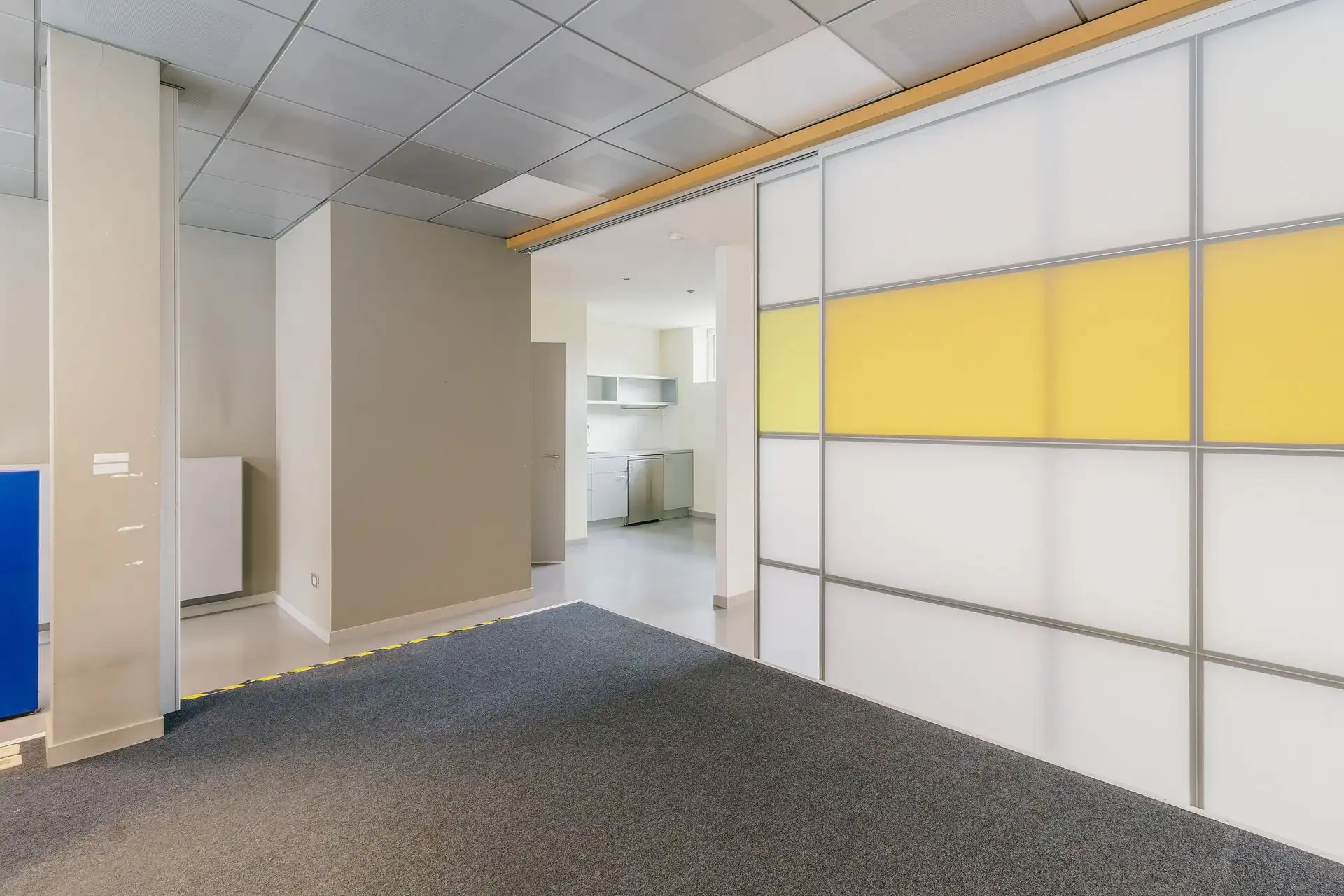 Verhuurde handelsruimte in hartje Boechout foto 3