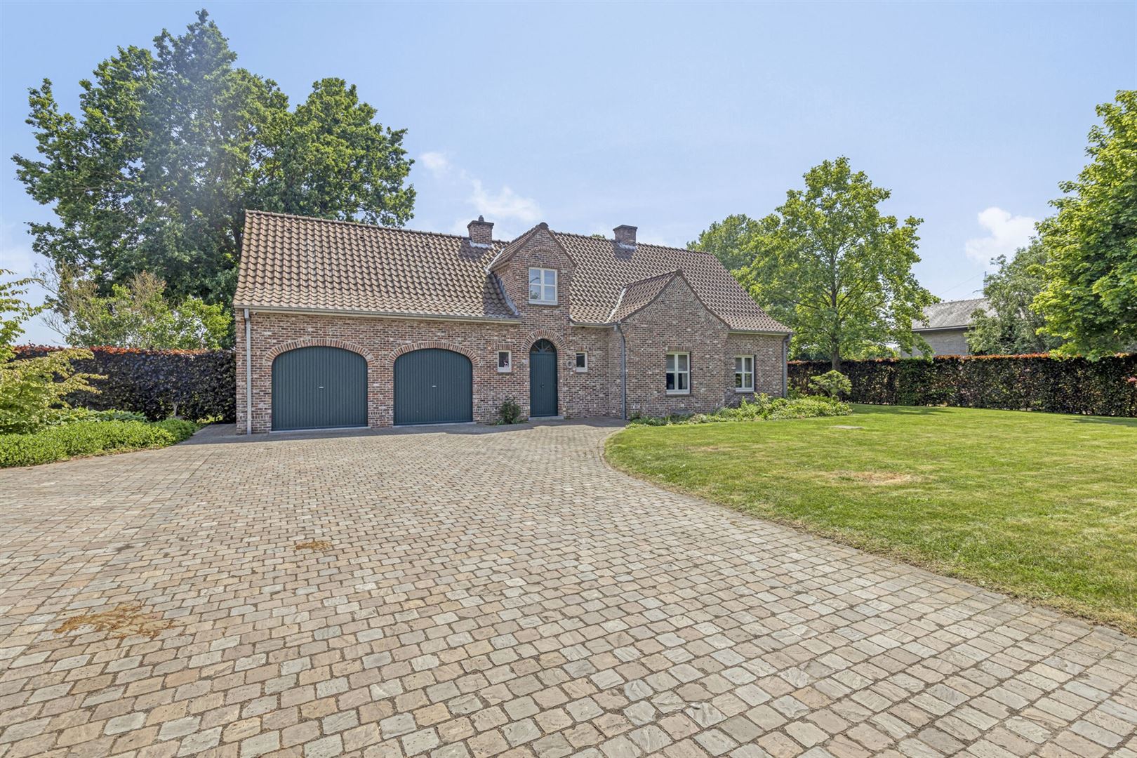 Huis + weiland foto 2