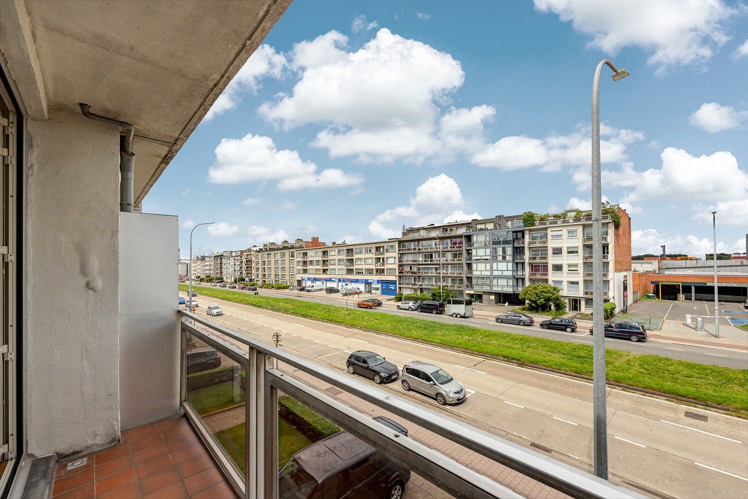 Instapklaar 2 slpk appartement met 2 terrassen in Deurne foto 4