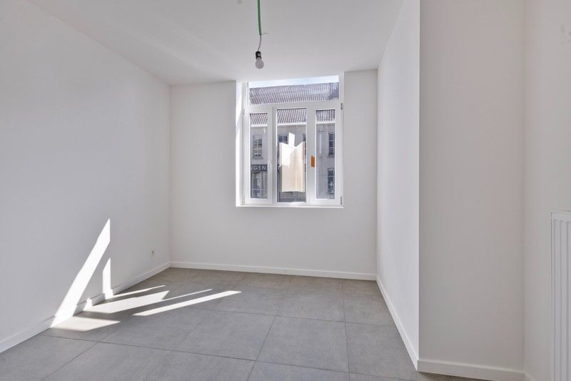Volledig gerenoveerd, gelijkvloers appartement  met tuin en parkeerplaats TE KOOP in Beveren-Leie! foto 12