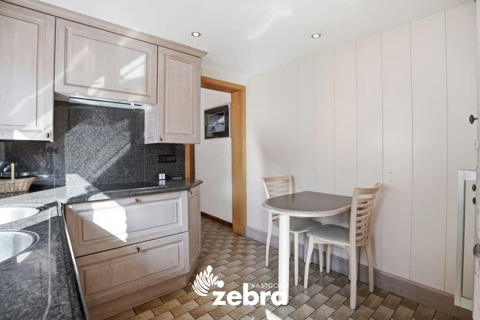 Op te frissen woning met veel potentieel, tuin en garage nabij het centrum van Tielt! foto 8