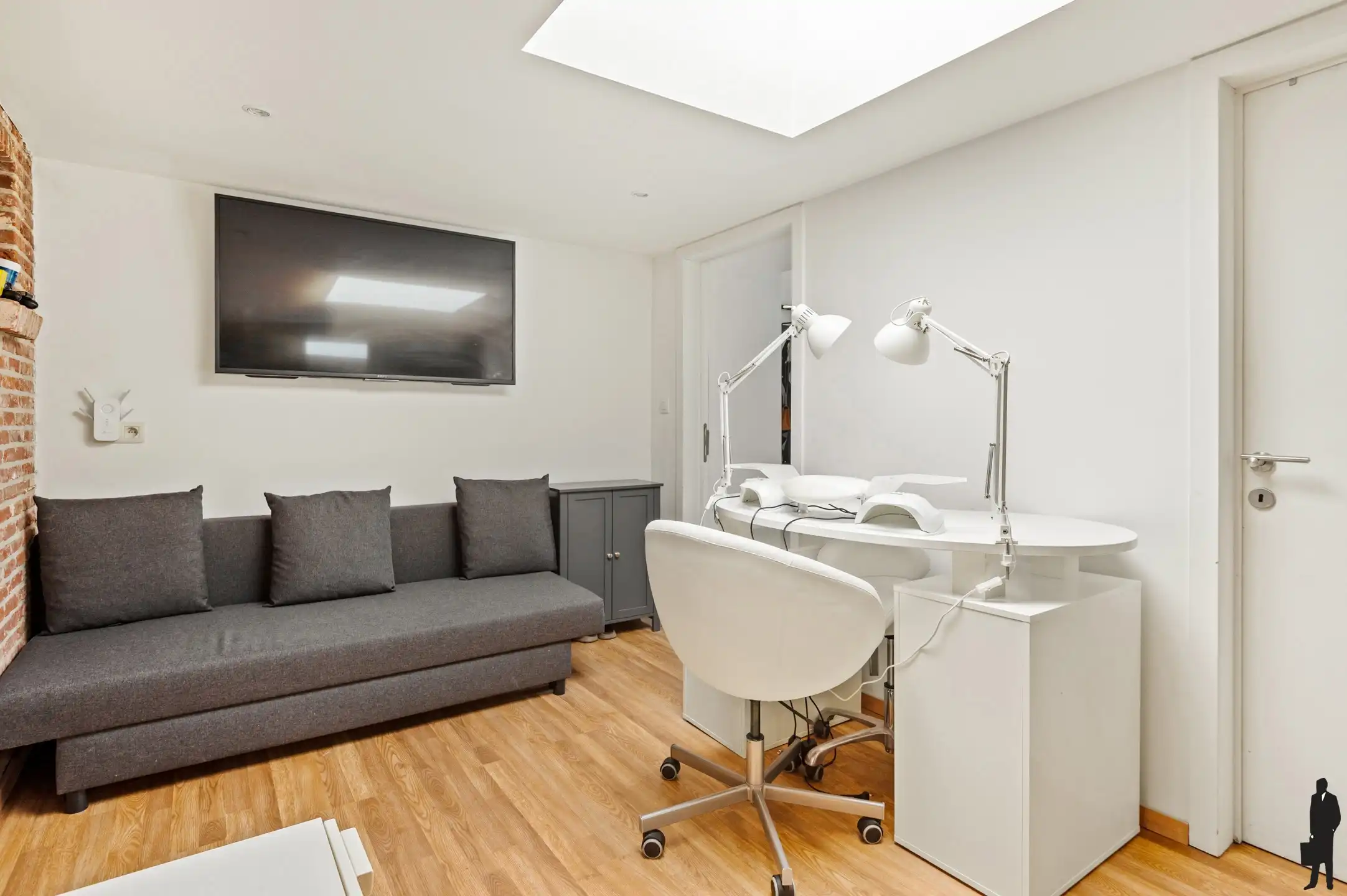 Instapklare rijwoning in het centrum van 's Gravenwezel. foto 13