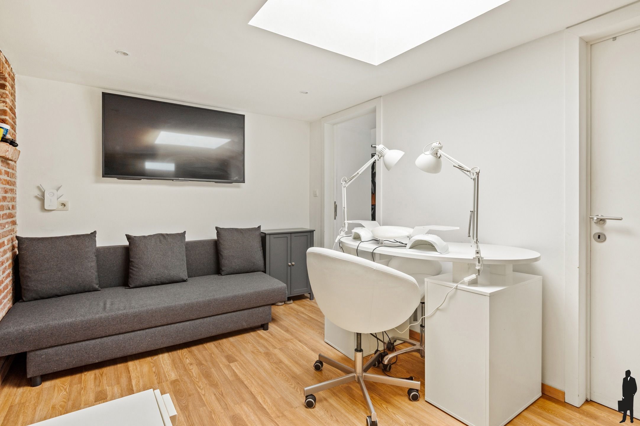 Instapklare rijwoning in het centrum van 's Gravenwezel. foto 13