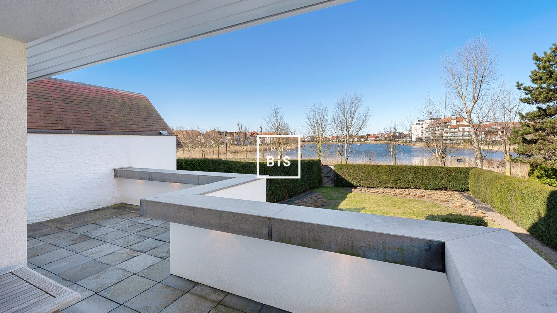 Parel van een villa rechtstreeks verbonden met het Zegemeer van Knokke  foto 8