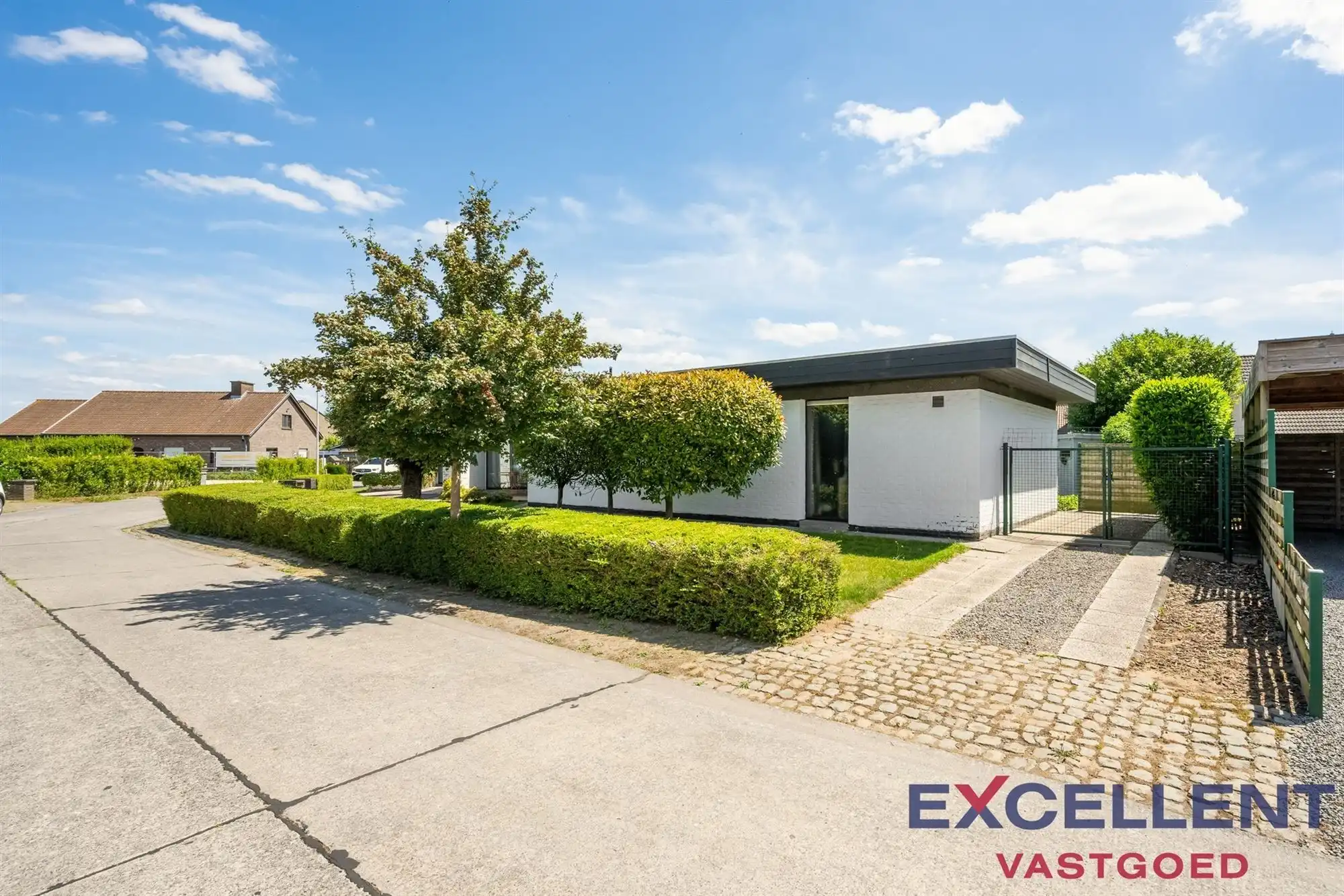 Hoofdfoto van de publicatie: Ruime bungalow op rustige ligging Deinze