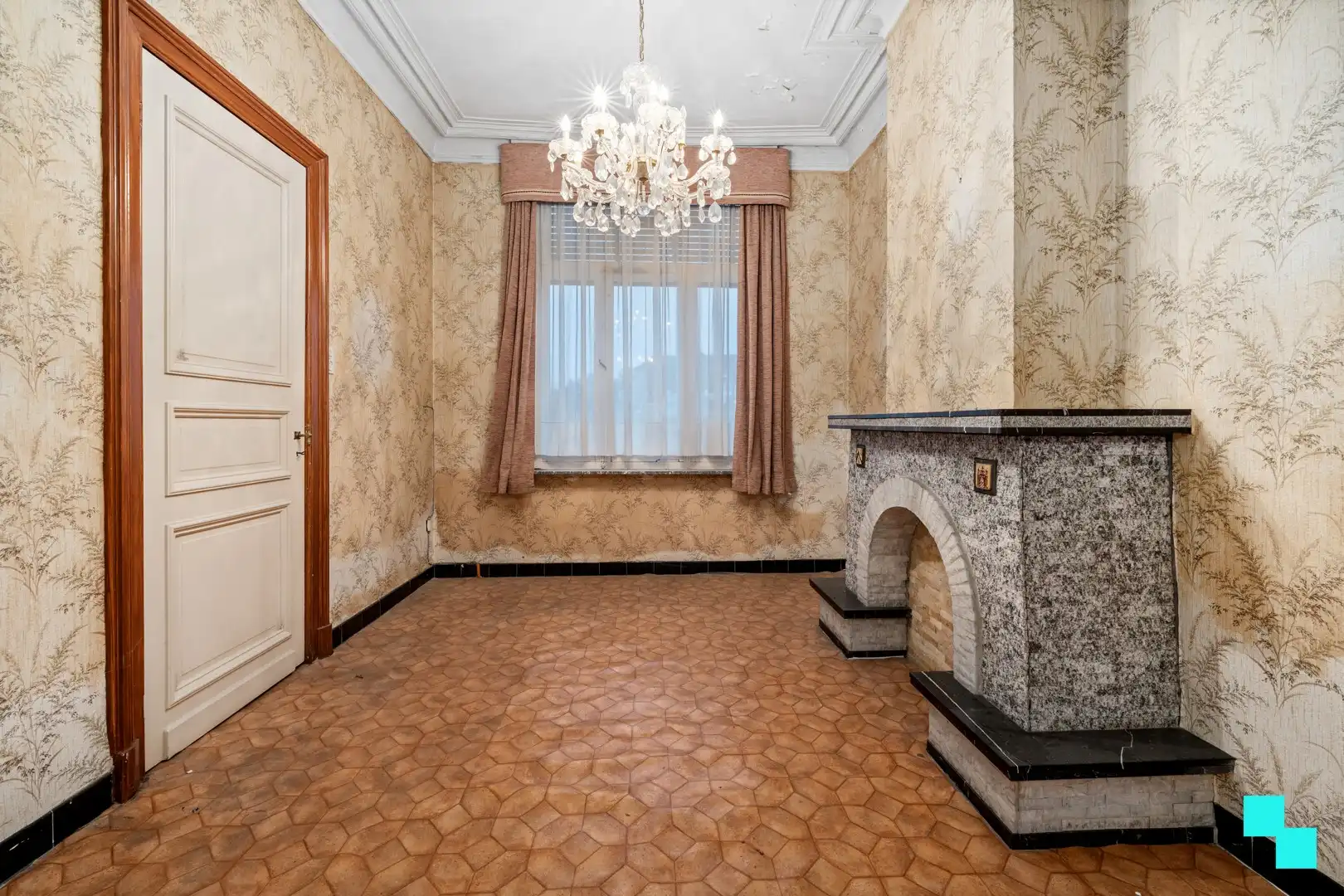 Te renoveren stadswoning op toplocatie - centrum Roeselare foto 6