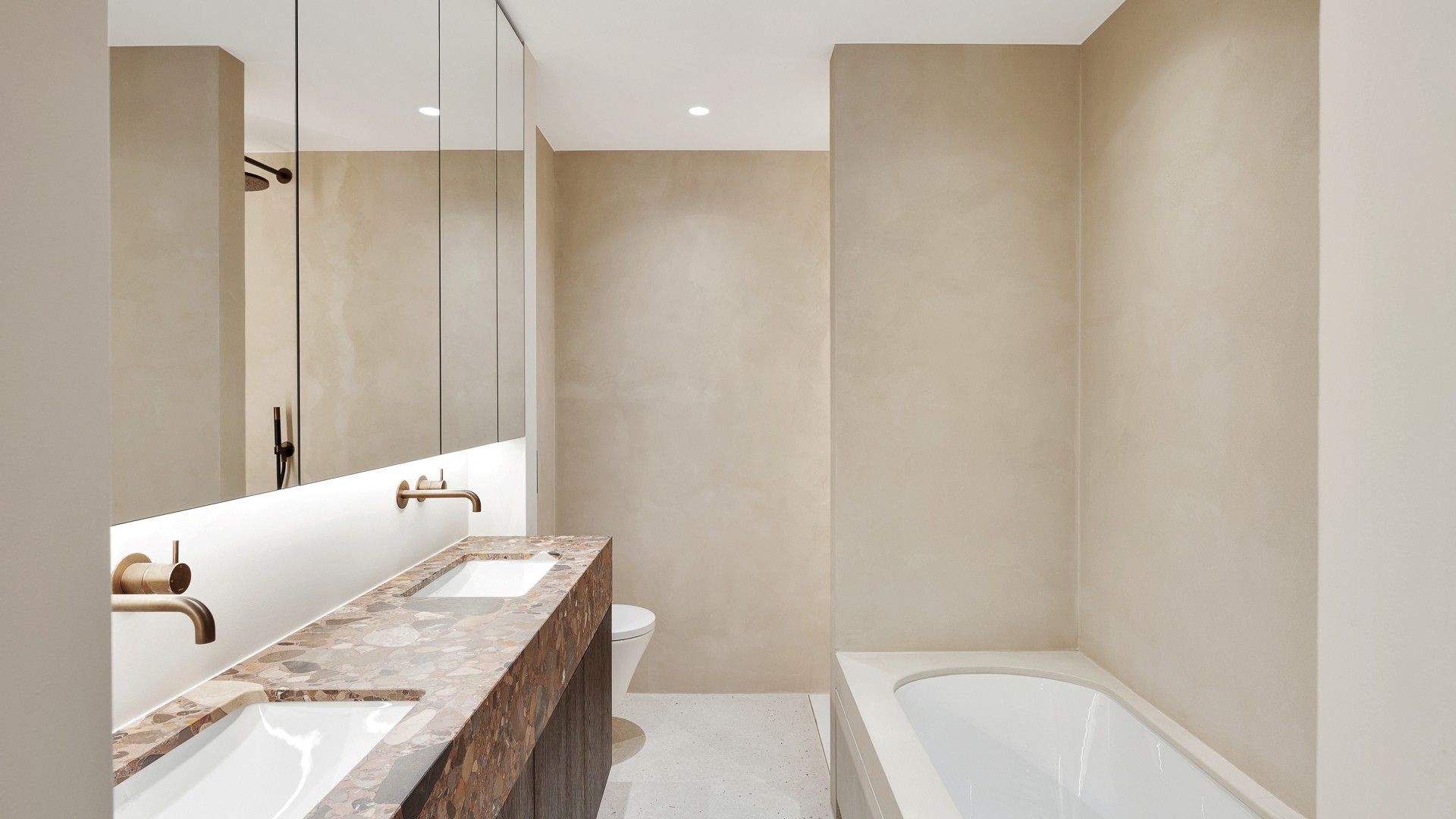 Prachtig 3 slaapkamerappartement Zeedijk-Het Zoute met frontaal zeezicht foto 15