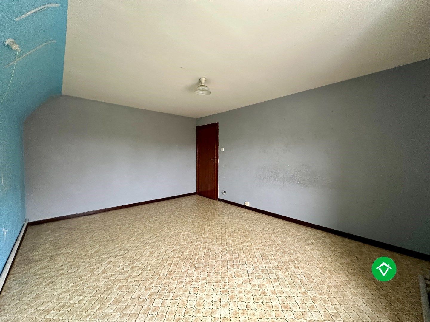 Op te frissen woning met vier slaapkamers te Eernegem foto 10