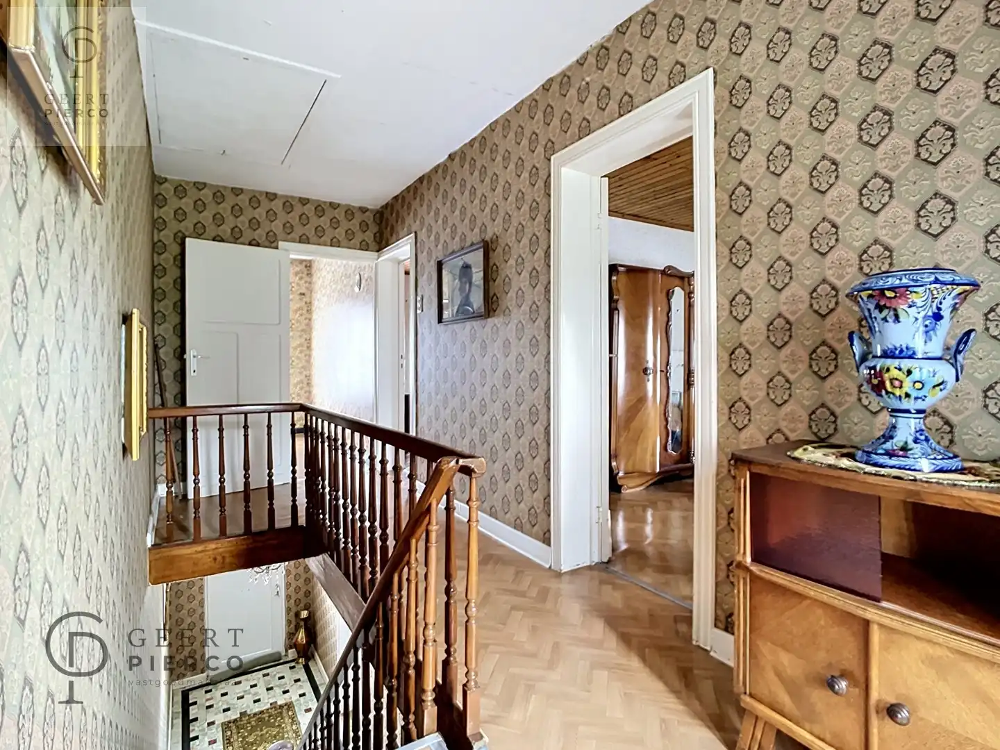 Halfopen bebouwing met drie slaapkamers, garage en ruime achtertuin. foto 14