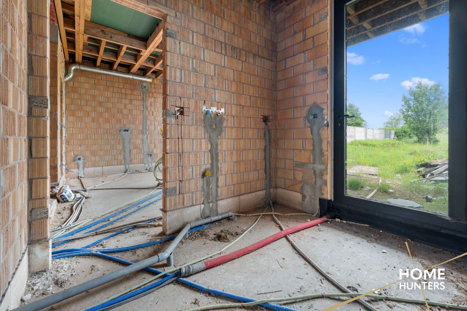 Verder af te werken woning met 3 slaapkamers, dressing, garage en ruime tuin – Ieper foto 12