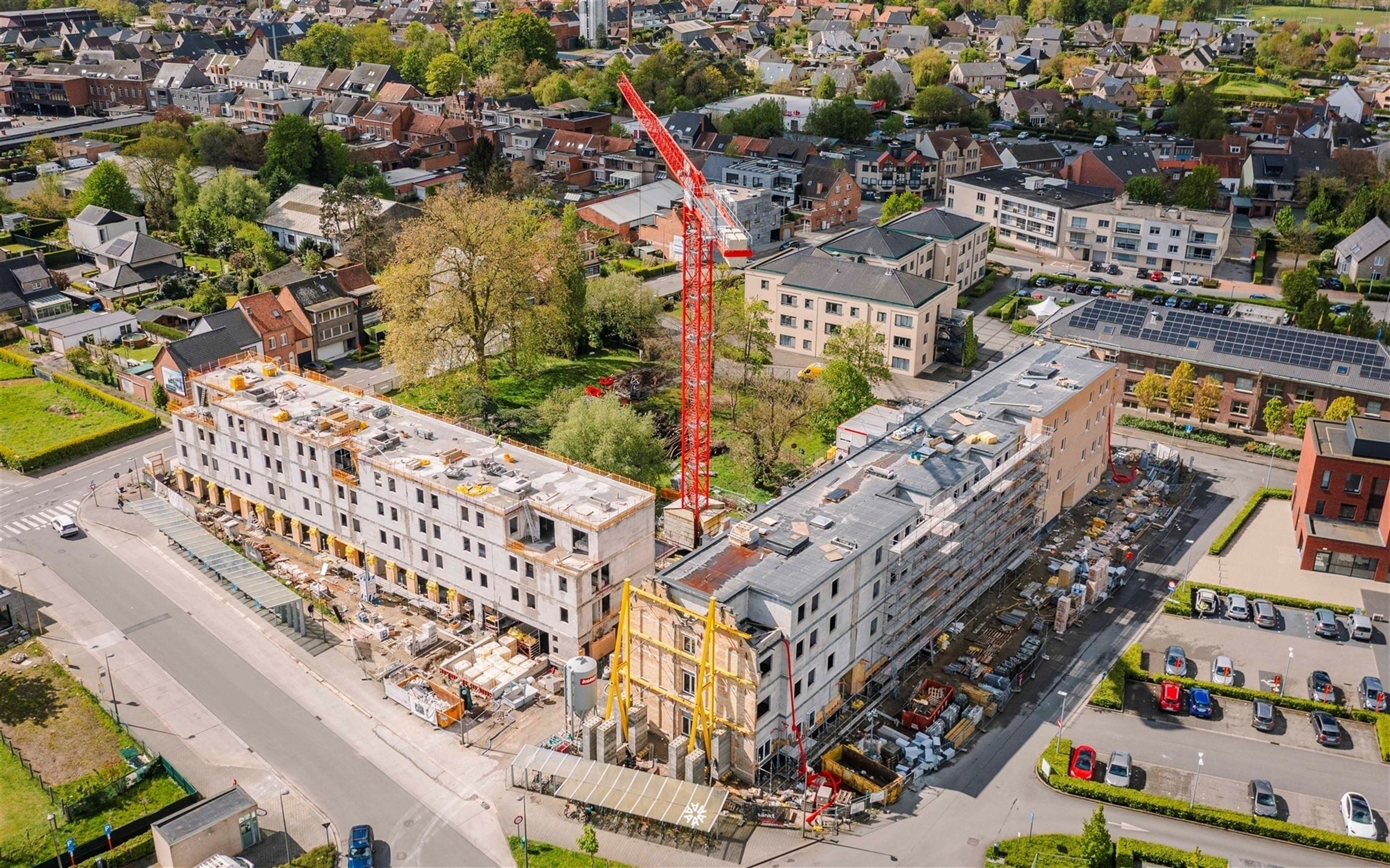 Riant gelijkvloers appartement met groot terras en privatieve tuin foto 5