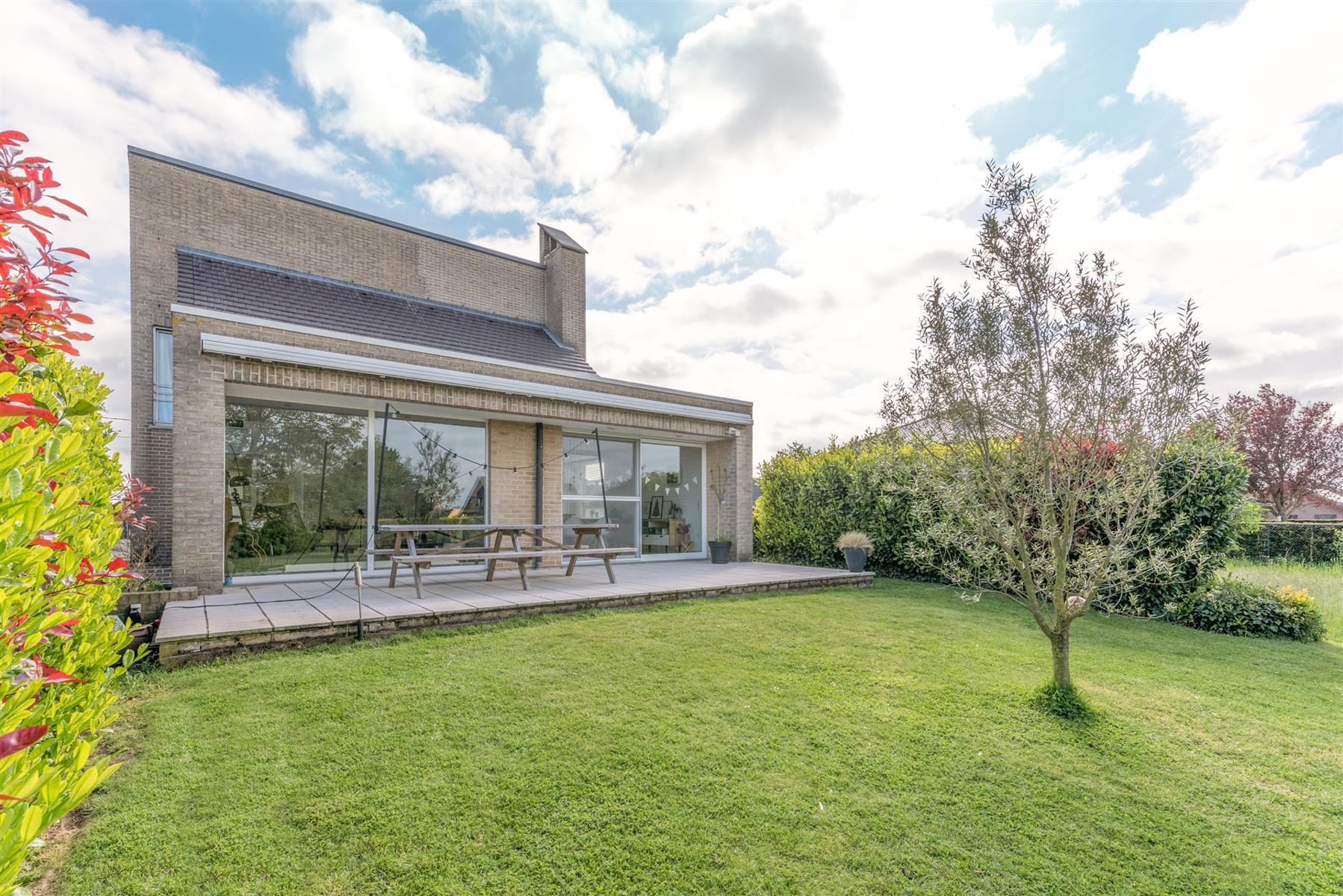 Lichtrijke woning met zuidelijk georiënteerde tuin foto 19
