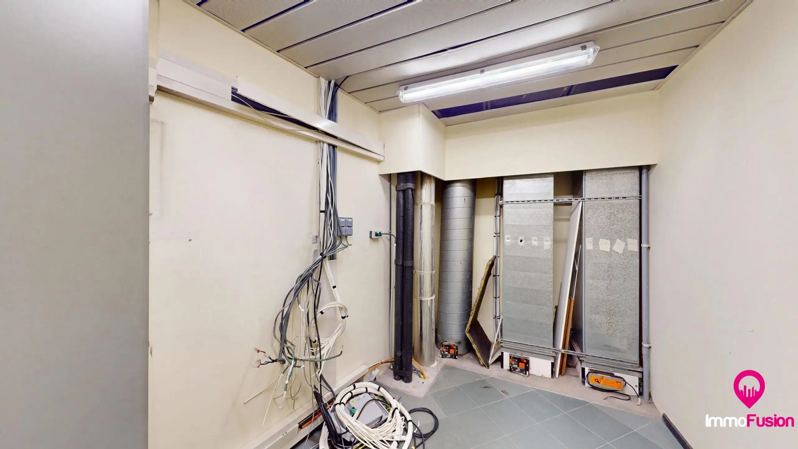Zeer ruim kantoor op commerciële locatie in centrum Beringen foto 42