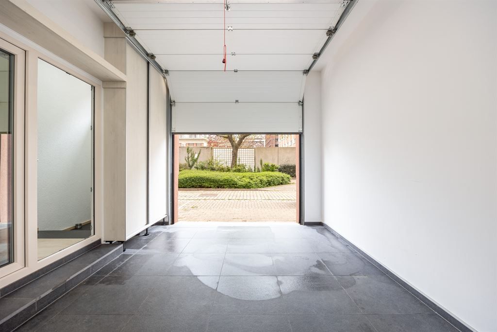 Energiezuinig gerenoveerde woning met garage foto 25