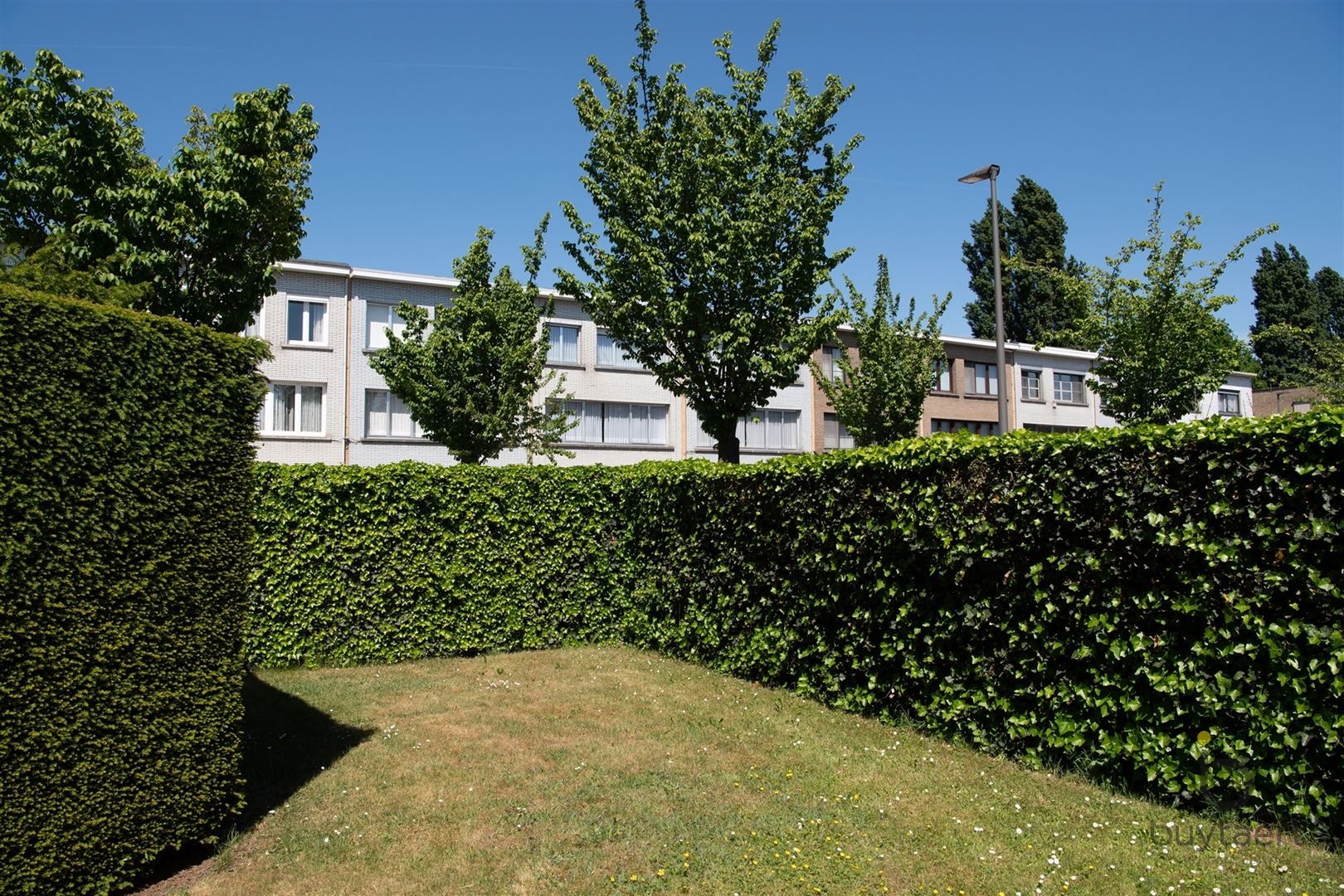 Instapklare éénsgezinswoning met drie slpks en tuin! foto 44