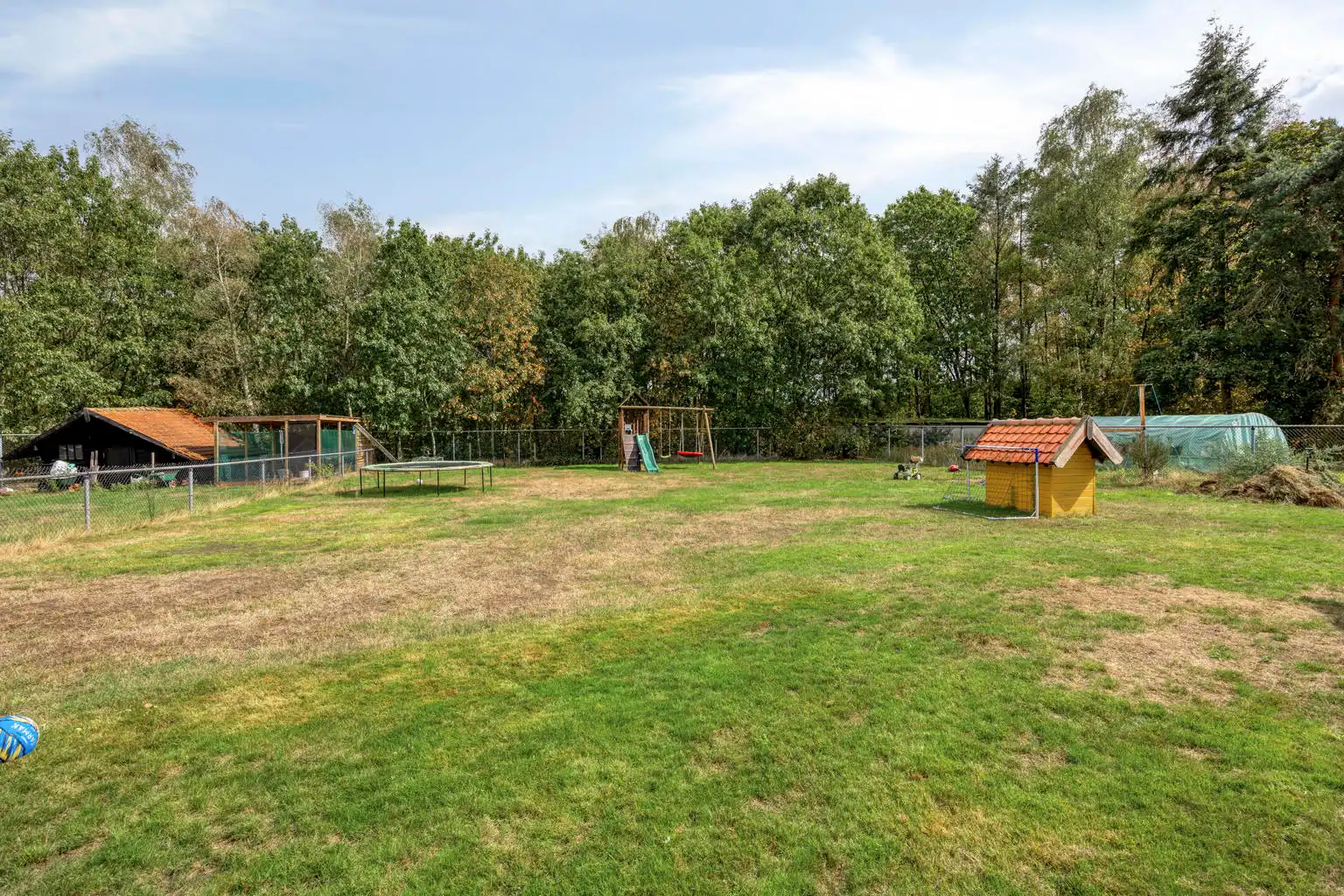 Ruime laagbouwwoning op 1806m² met omheinde tuin foto 30