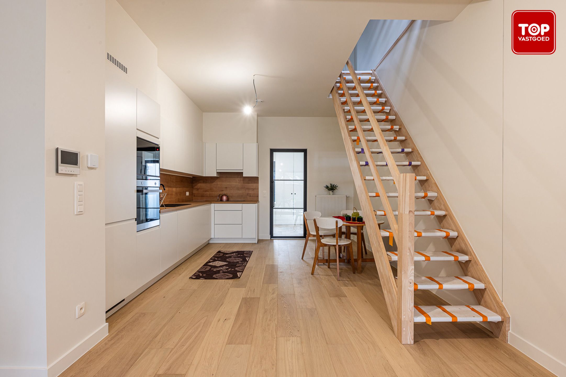 Top gerenoveerde gezinswoning in Mariakerke foto 9