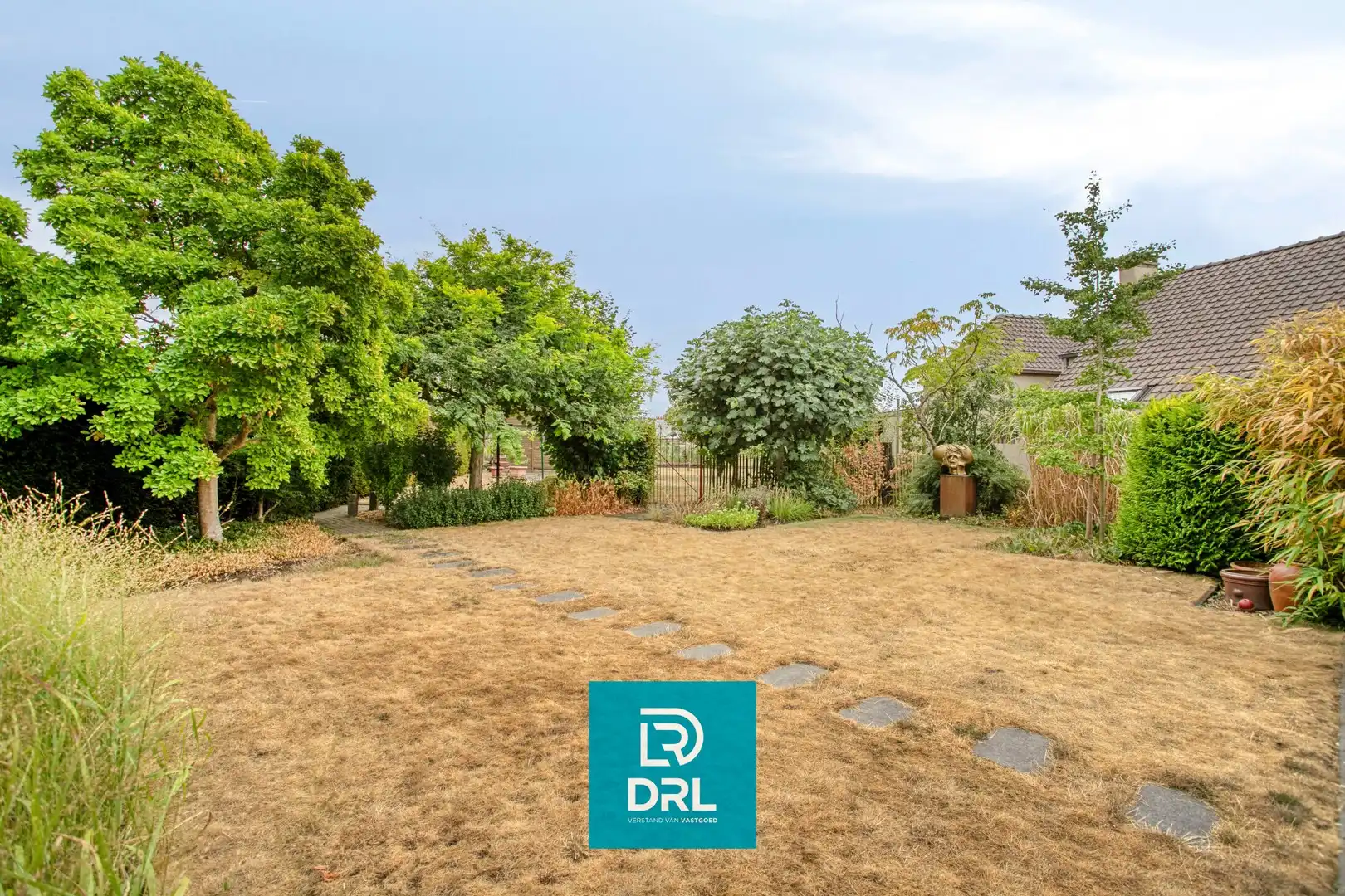 Grote villa met praktijkruimte en prachtige tuin te Knesselare foto 3