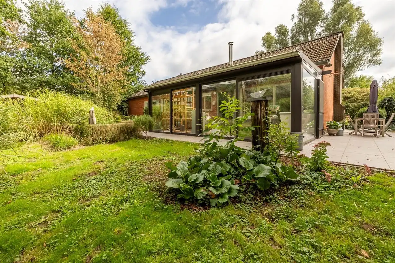 Uniek rustig wonen, helemaal achterin en midden in het groen. foto 25