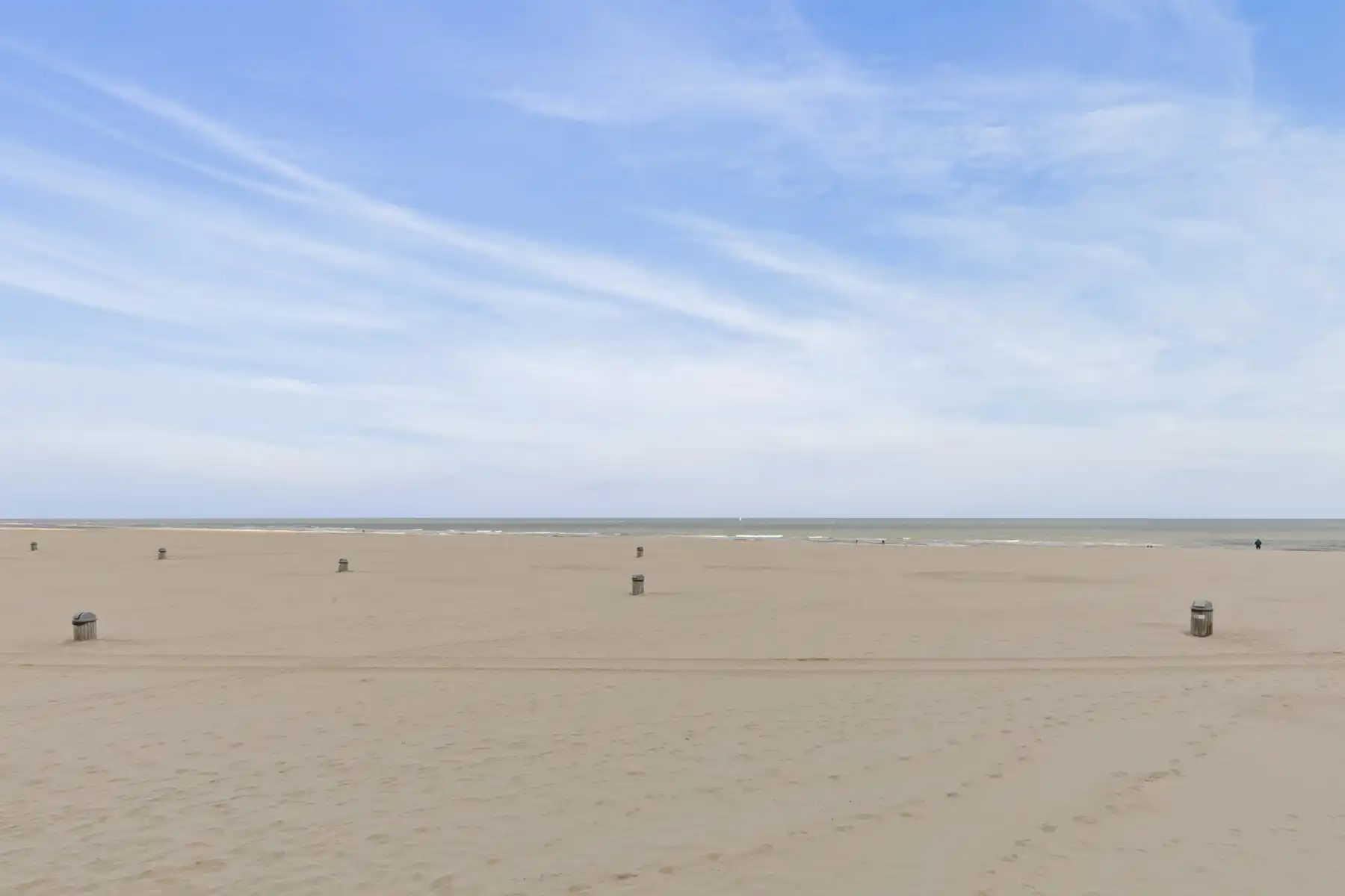 PERFECTE LOCATIE: Zeer ruim 2 slpk appartement en leuk zicht foto 24