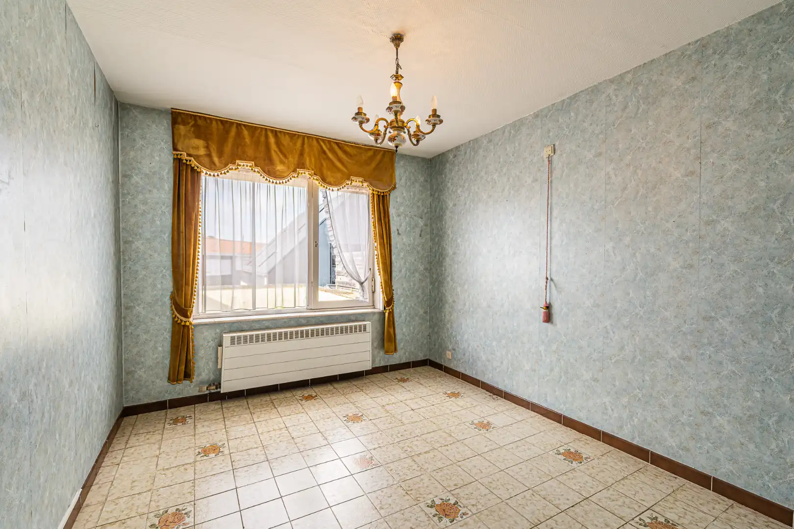 Woning met grote garage, tuin, 2 slaapkamers en ruime zolder in Dadizele-centrum foto 7