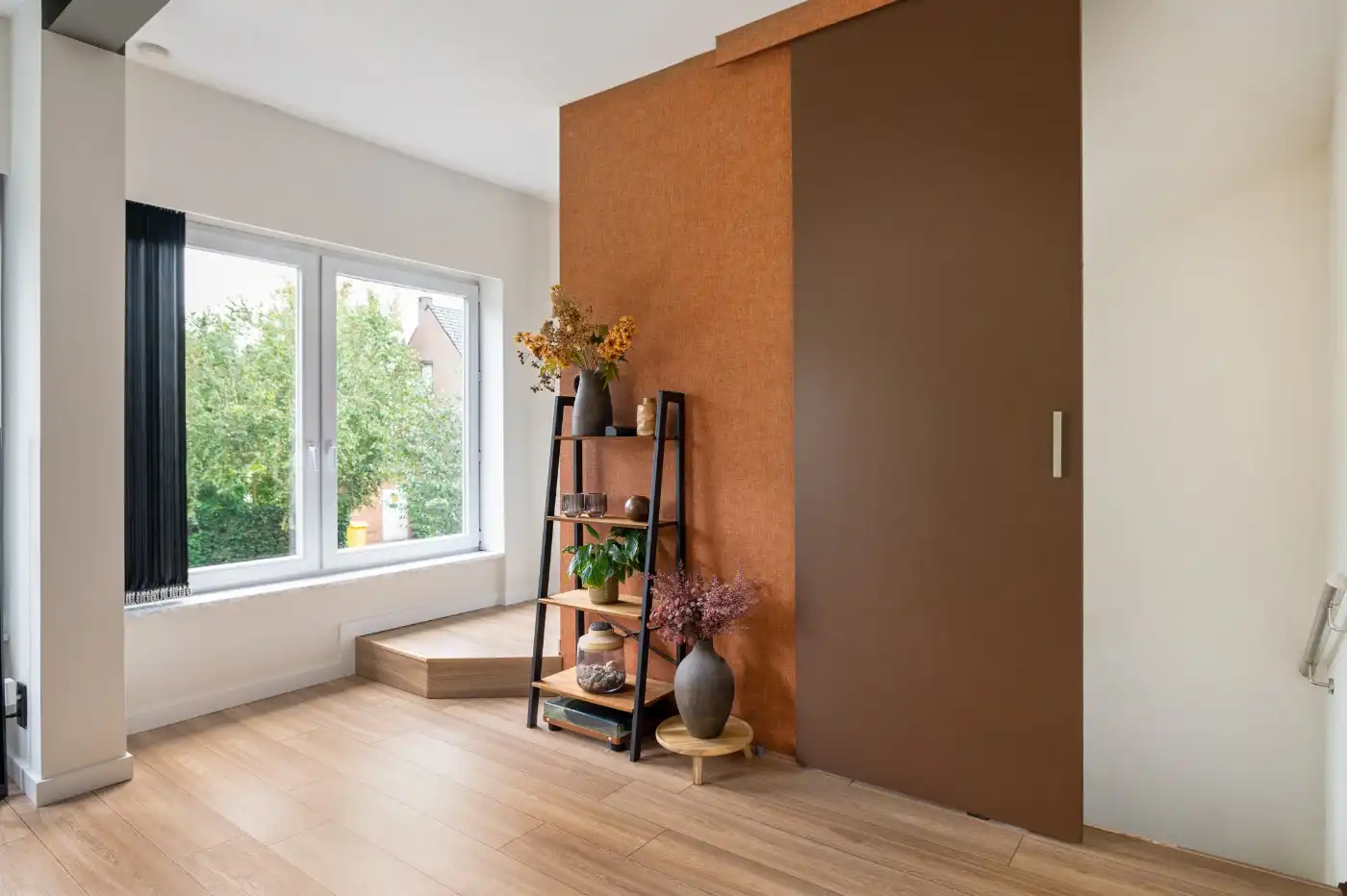 Instapklare bel-etage met 2 slpk, garage én gezellige tuin foto 10