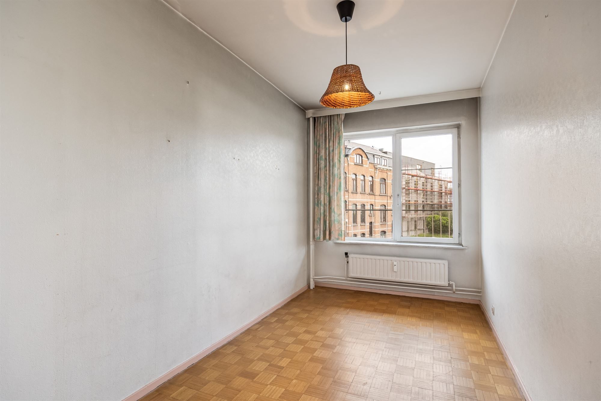 Te renoveren appartement met twee slaapkamers en terras foto 11