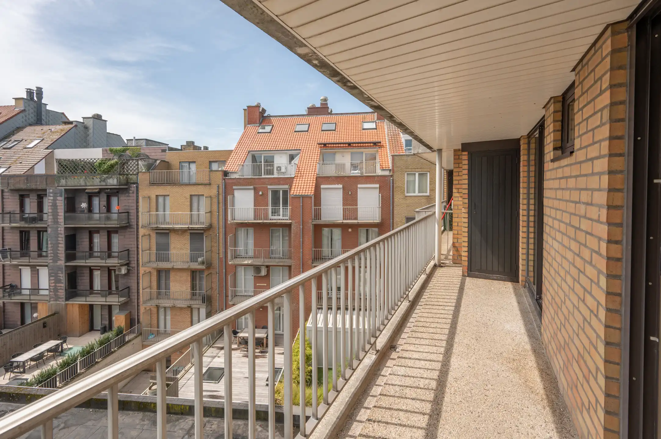 Lichtrijk gerenoveerd appartement op de Kustlaan in Knokke foto 24