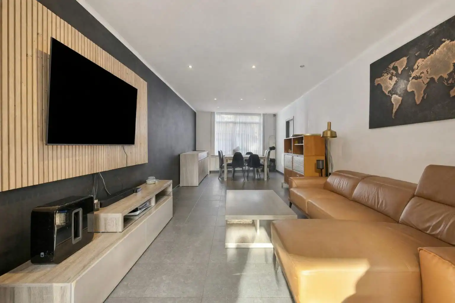 Gerenoveerd huis met 5 slaapkamers te koop in Zeebrugge foto {{pictureIndex}}