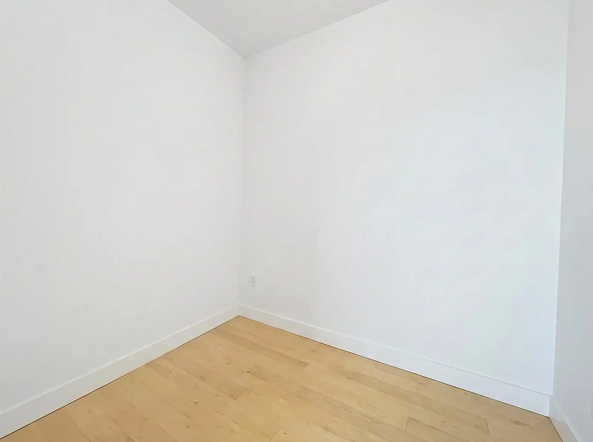 recente energiezuinige gezinswoning met 3 slaapkamers, gezellige tuin en carport . foto 15